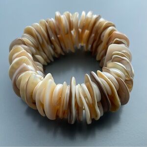 Chunky Shell Stretch Bracelet